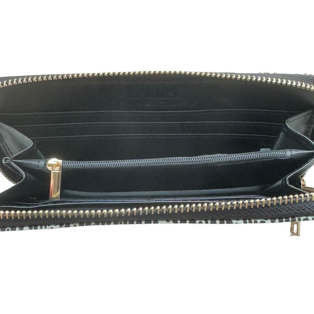 Trina Turk Large Zip Around Vegan Leather Wallet Black & White NWT - Picture 4 of 9